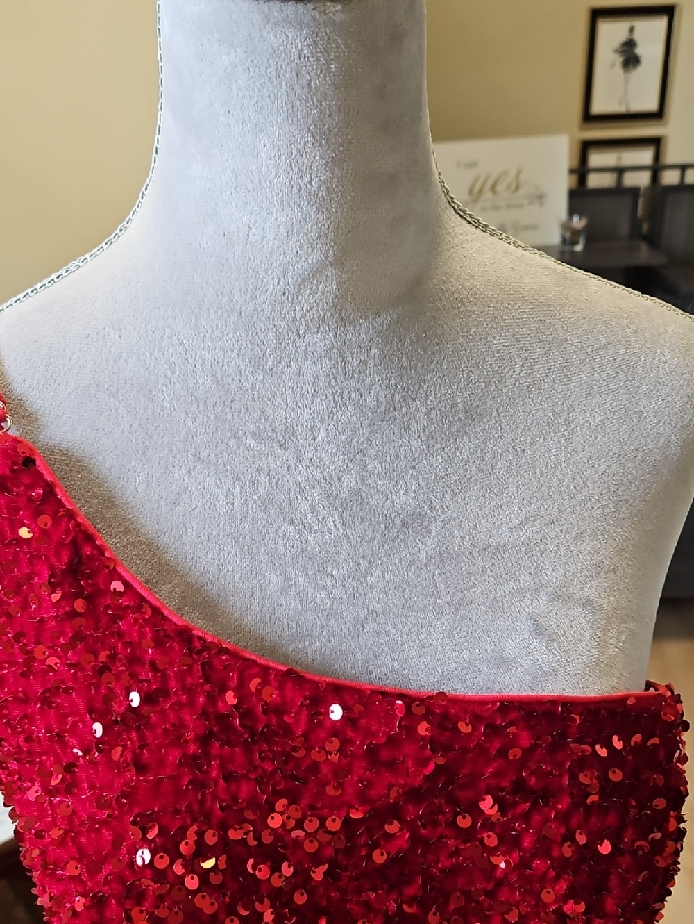 Size 12 red one shoulder sequin on soft velvet trumpet gown NWT Alyce Paris - Picture 9 of 11